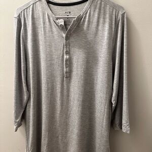Under Armour TB athlete recovery sleepwear top. Men’s medium.  Never worn.